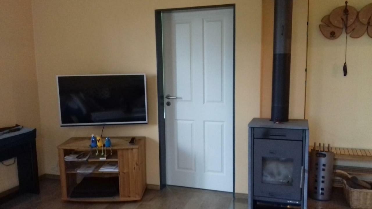 Fewo 2 Ferienwohnung Waren Mueritz - Haus Buchen Am Tiefwarensee - 2 Zi Ngoại thất bức ảnh